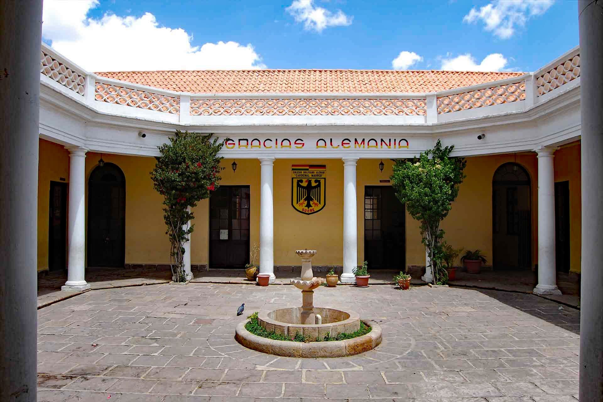 Patio de la casa de los hermanos Zudañez hoy colegio Alemán