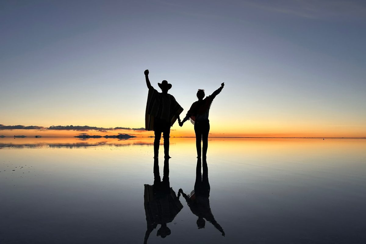 uyuni salt flats sunset mirror effect bolivia